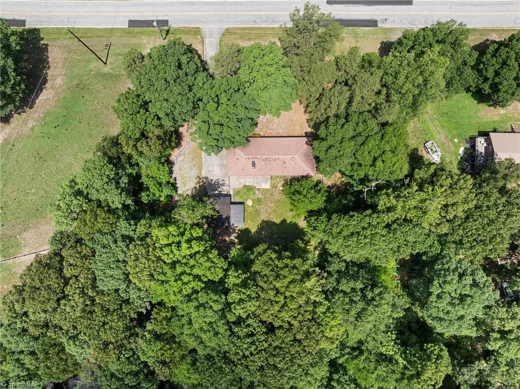 Stick/Site Built at 3622 Lower Lake Road, Thomasville NC 27360, photo 27 of 28