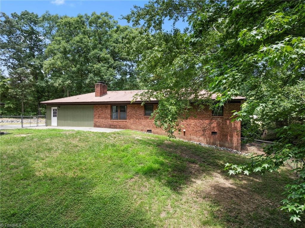 Stick/Site Built at 3622 Lower Lake Road, Thomasville NC 27360, photo 6 of 28