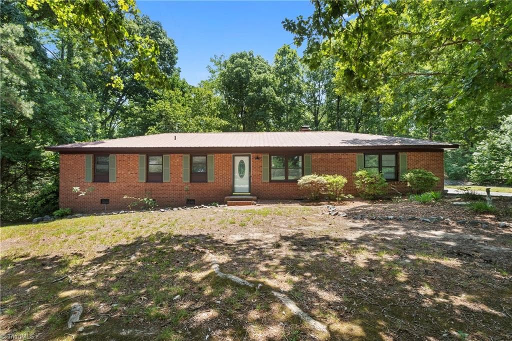 3622 Lower Lake Road, Thomasville NC 27360