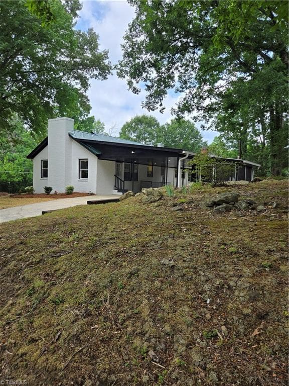 Stick/Site Built at 701 Willowmoore Avenue, Thomasville NC 27360, photo 6 of 32