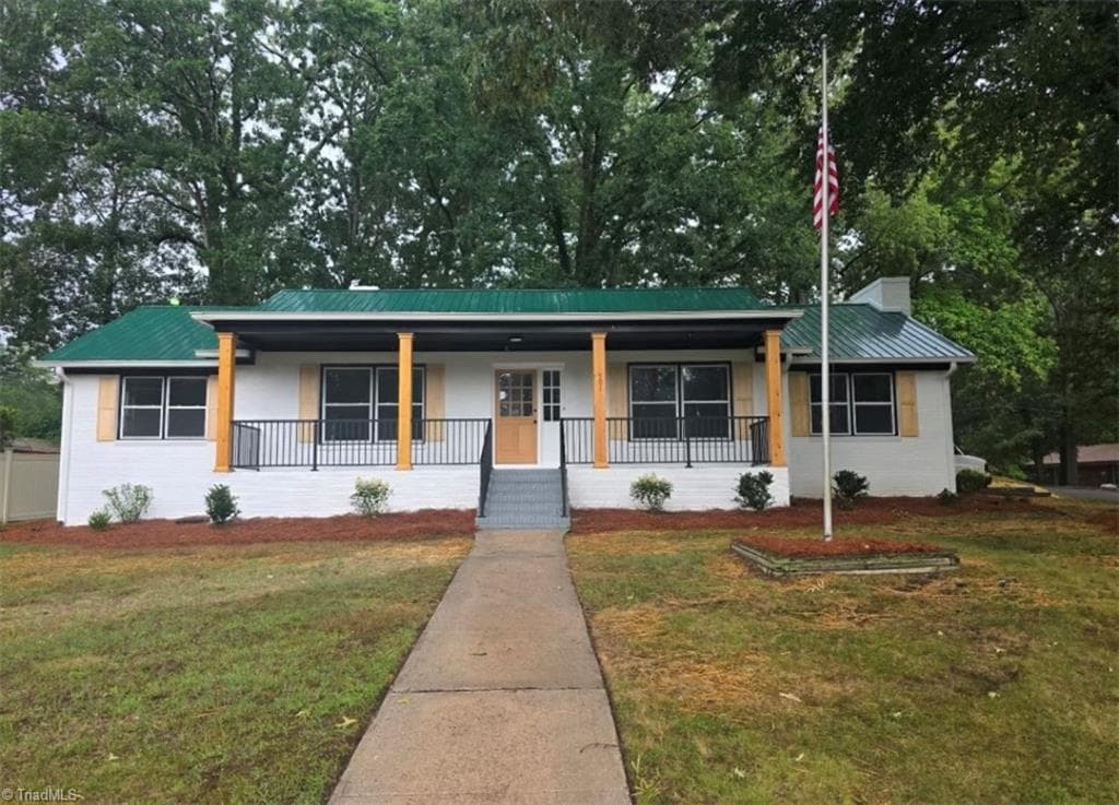 701 Willowmoore Avenue, Thomasville NC 27360