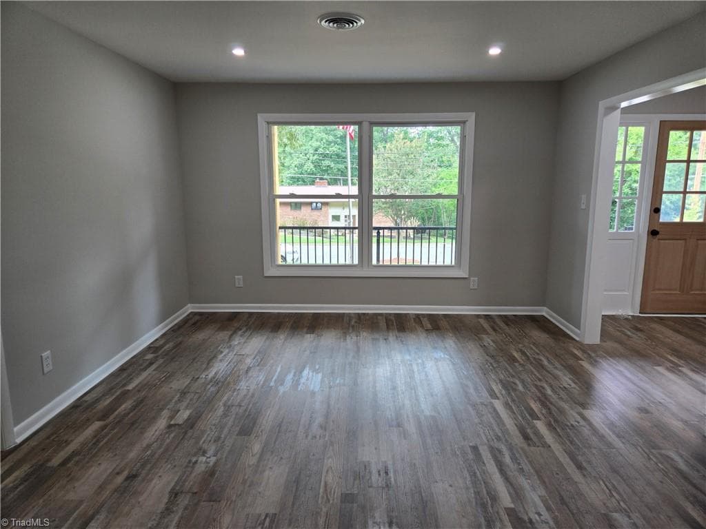 Stick/Site Built at 701 Willowmoore Avenue, Thomasville NC 27360, photo 15 of 32