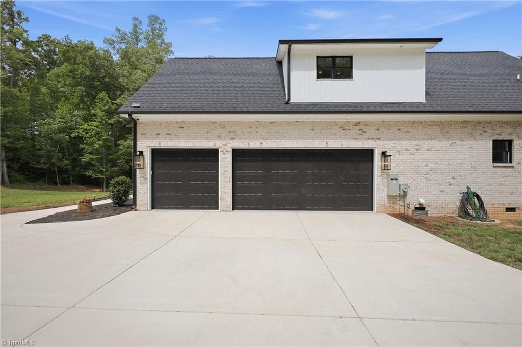 Stick/Site Built at 201 Sotep Lane, Madison NC 27025, photo 4 of 49