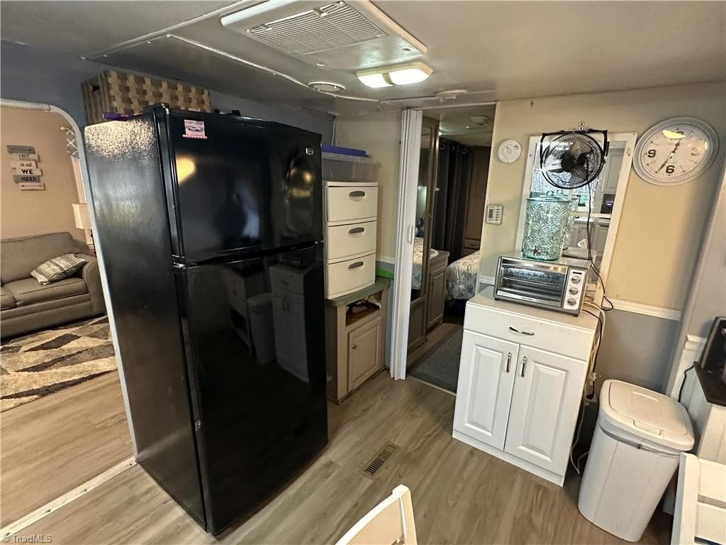 Manufactured Home at 138 Marina Drive, New London NC 28127, photo 13 of 50