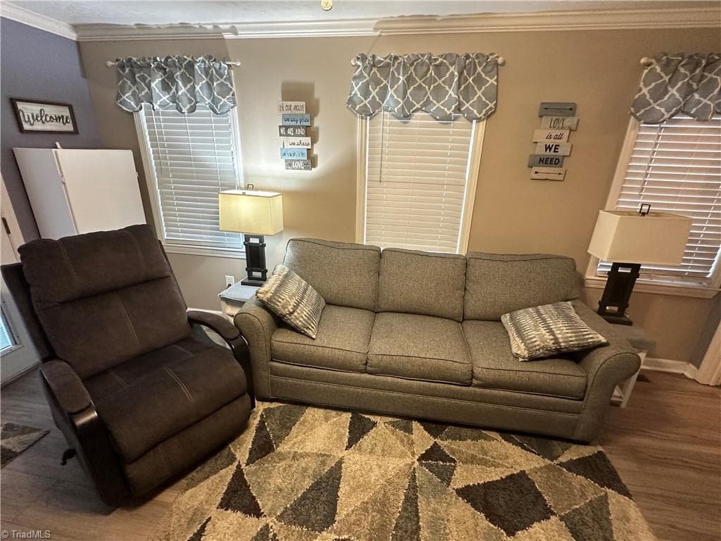 Manufactured Home at 138 Marina Drive, New London NC 28127, photo 5 of 50
