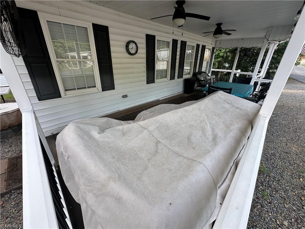 Manufactured Home at 138 Marina Drive, New London NC 28127, photo 29 of 50