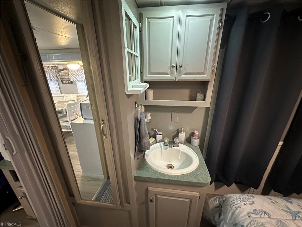 Manufactured Home at 138 Marina Drive, New London NC 28127, photo 21 of 50