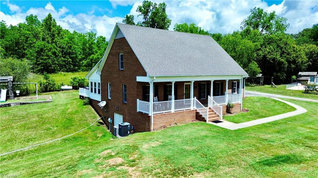Stick/Site Built at 198 Captain Day Road, Ronda NC 28670, photo 2 of 28