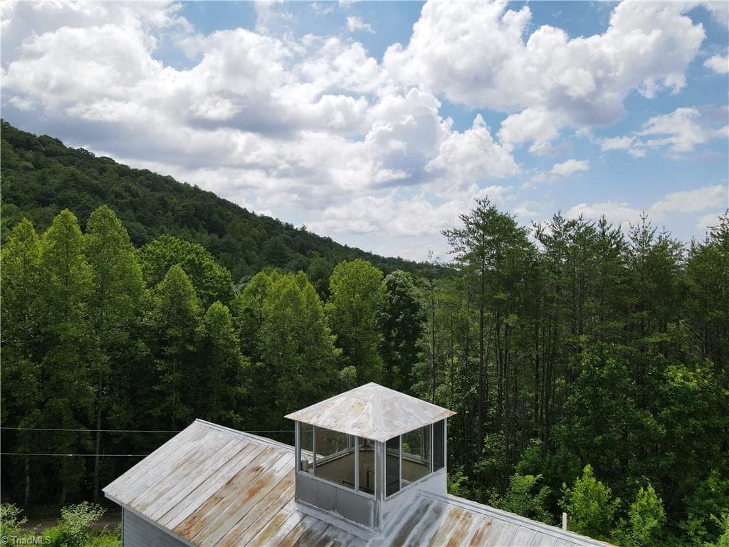 Stick/Site Built at 2668 Reedy Branch Road, Purlear NC 28665, photo 30 of 45