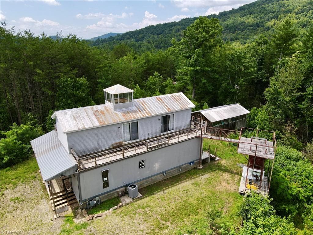Stick/Site Built at 2668 Reedy Branch Road, Purlear NC 28665, photo 4 of 45