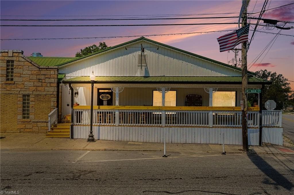 Remarks at 115 Main Street N, Faith NC 28041, photo 2 of 39