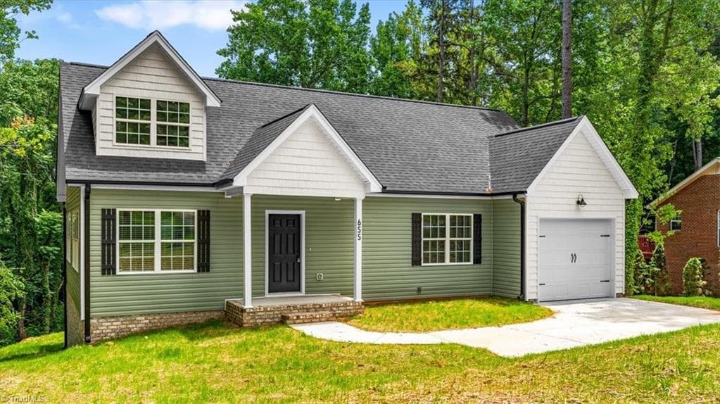 Stick/Site Built at 655 Woodland Circle, Asheboro NC 27203, photo 3 of 23