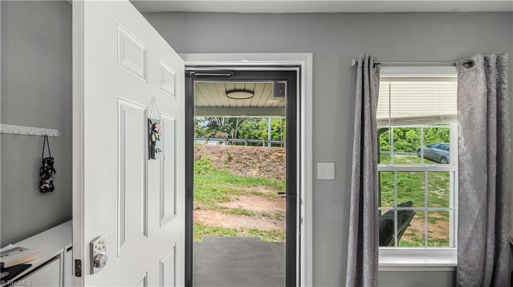 Stick/Site Built at 1111 Brentwood Street, High Point NC 27260, photo 6 of 33