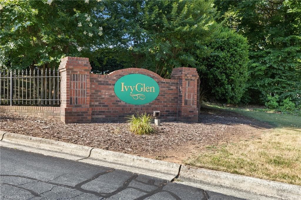 Stick/Site Built at 633 Ivy Glen Drive, Winston-Salem NC 27127, Winston-Salem, photo 4 of 22
