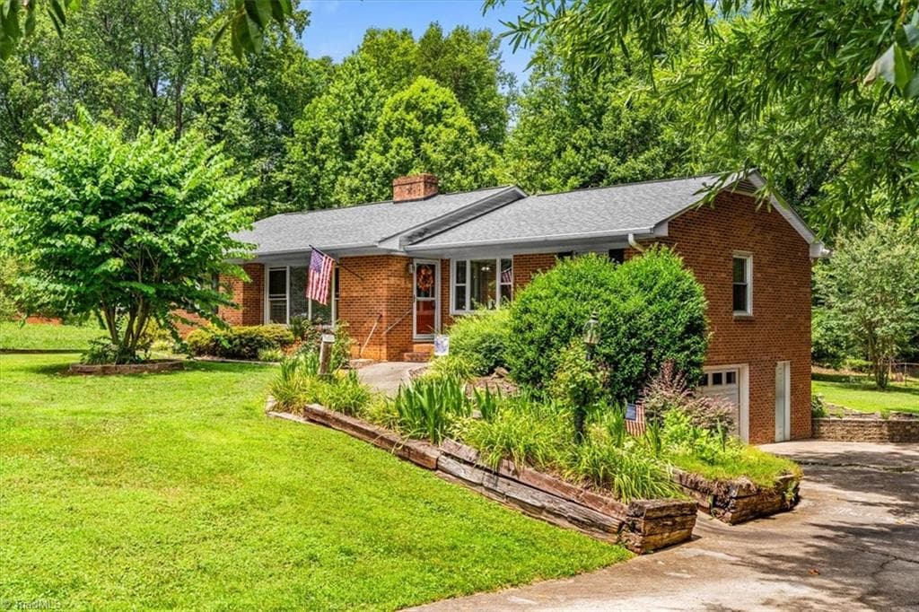 Stick/Site Built at 262 Shady Grove Lane, Winston-Salem NC 27107, Winston-Salem, photo 2 of 39