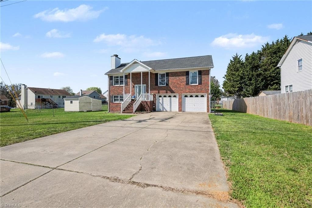 Stick/Site Built at 3904 Riverdale Drive, Greensboro NC 27406, photo 3 of 25