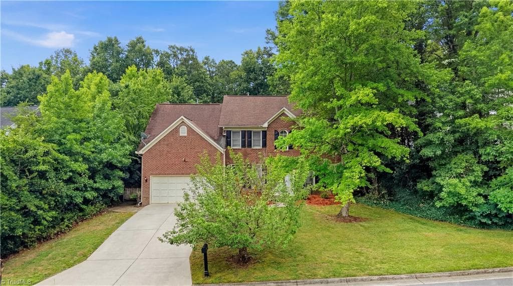 Stick/Site Built at 4212 Brentonshire Lane, High Point NC 27265, photo 3 of 45