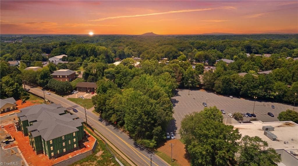 Remarks at 4105 Old Vineyard Road, Winston-Salem NC 27104, Winston-Salem, photo 5 of 52