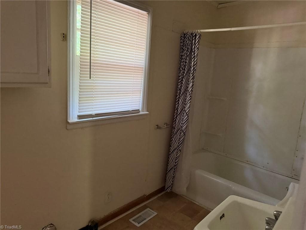 Stick/Site Built at 546 Sink Lake Road, High Point NC 27265, photo 12 of 14