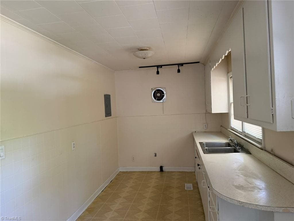 Stick/Site Built at 546 Sink Lake Road, High Point NC 27265, photo 9 of 14