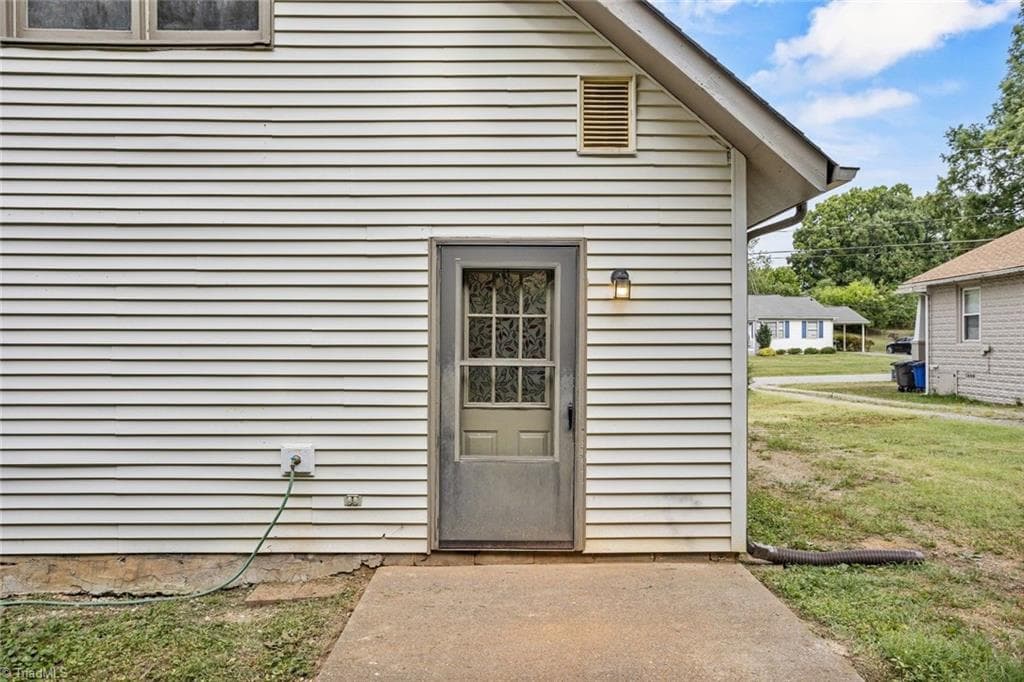 Stick/Site Built at 131 Lindbergh Street, Winston-Salem NC 27104, Winston-Salem, photo 27 of 36