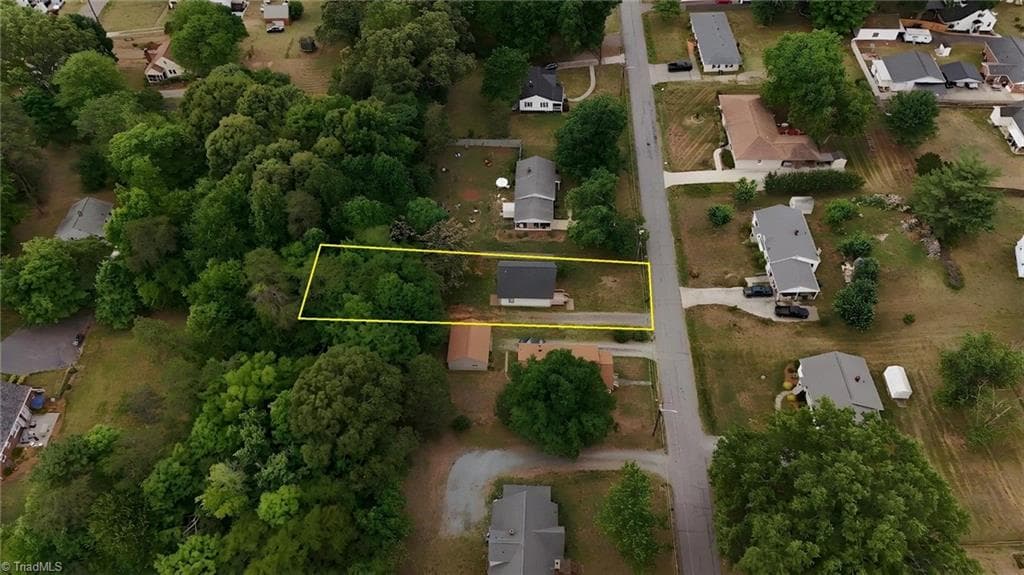 Stick/Site Built at 131 Lindbergh Street, Winston-Salem NC 27104, Winston-Salem, photo 33 of 36