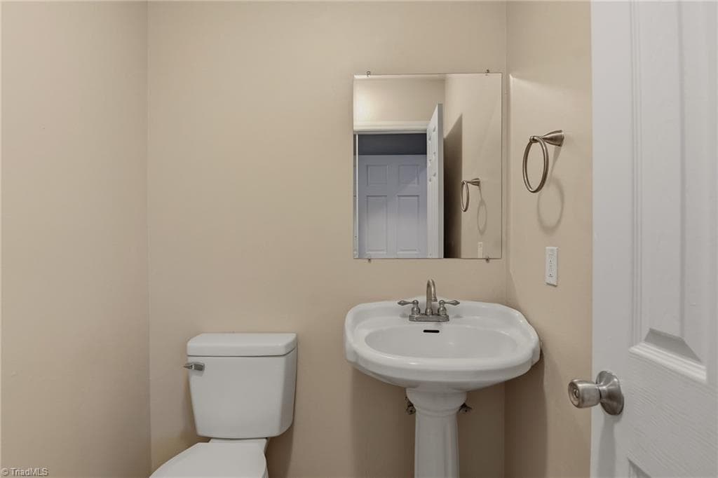 Stick/Site Built at 2157 Rivermeade Drive, High Point NC 27265, photo 6 of 34
