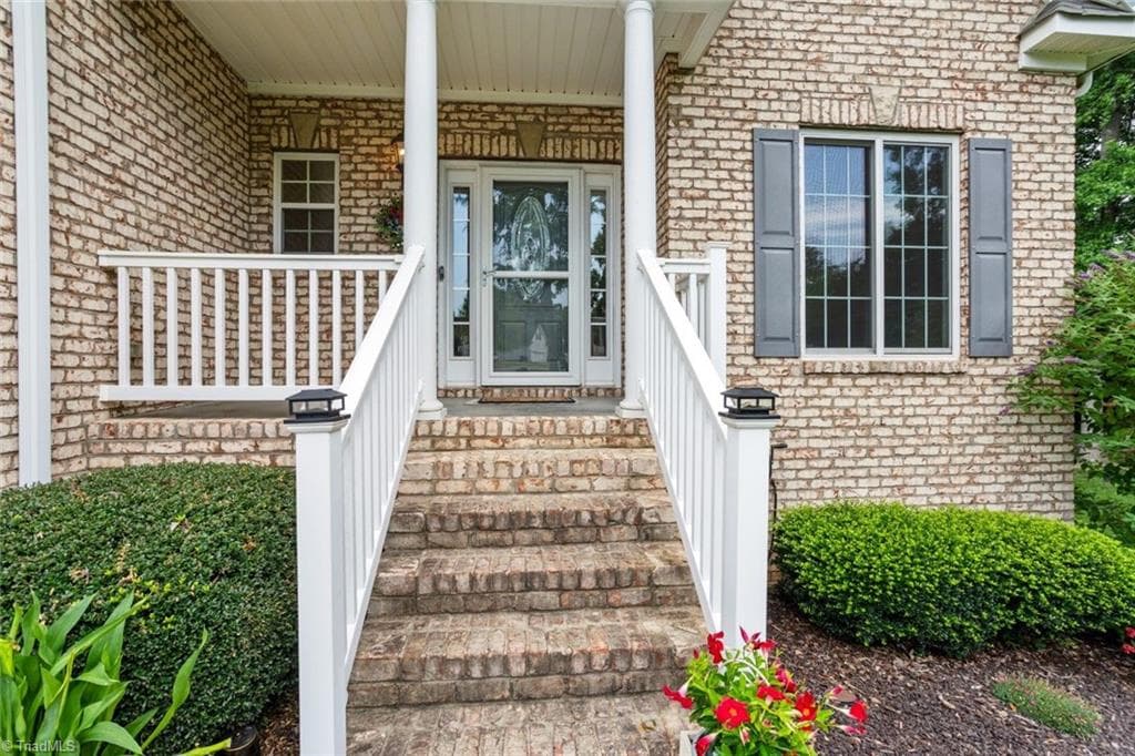 Stick/Site Built at 220 Drake Lane, Lexington NC 27295, photo 2 of 37