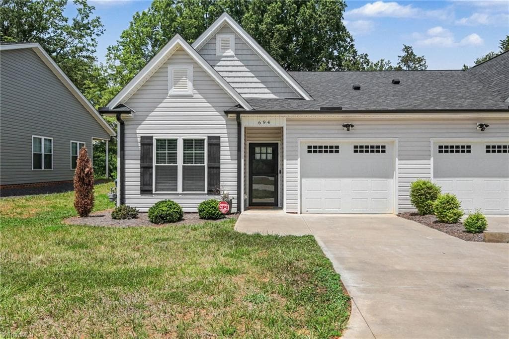 694 W Lee Avenue, Yadkinville NC 27055