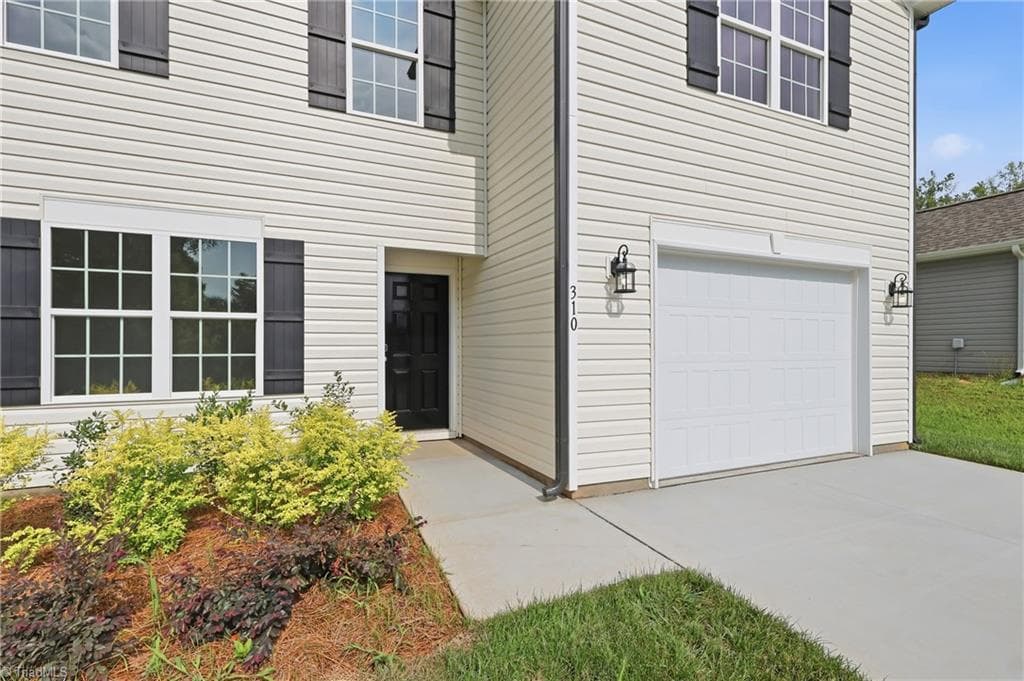 Stick/Site Built at 310 Middleton Drive, Lexington NC 27295, photo 3 of 24