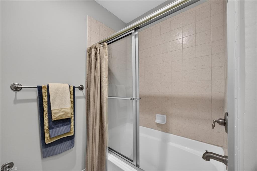 Stick/Site Built at 605 W Market Street # 206, Greensboro NC 27401, photo 10 of 28