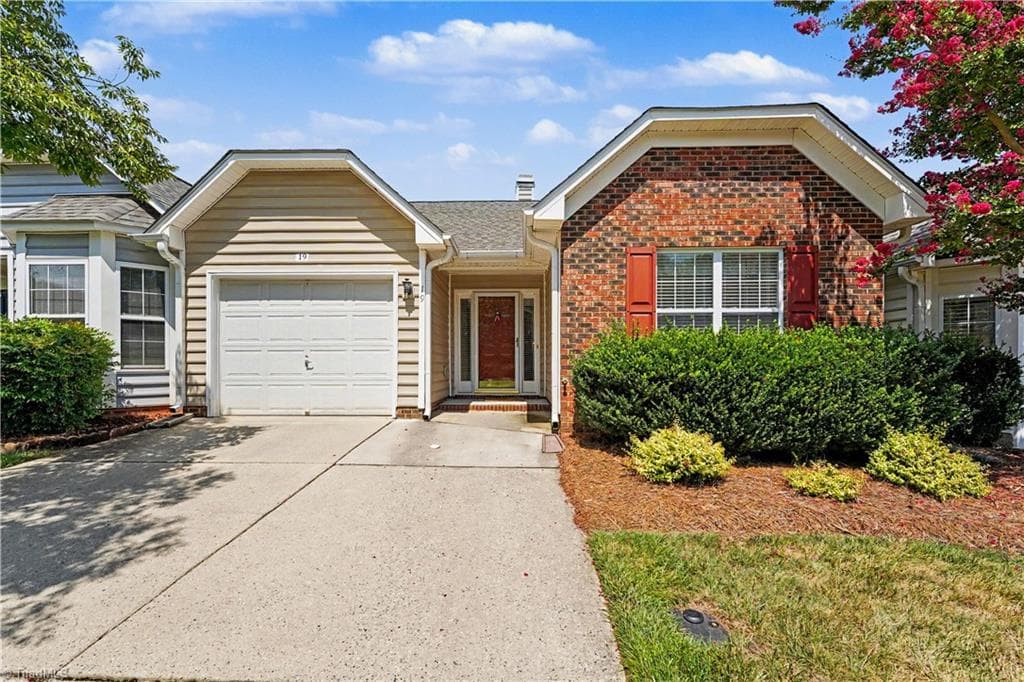 19 Mansfield Circle, Greensboro NC 27455