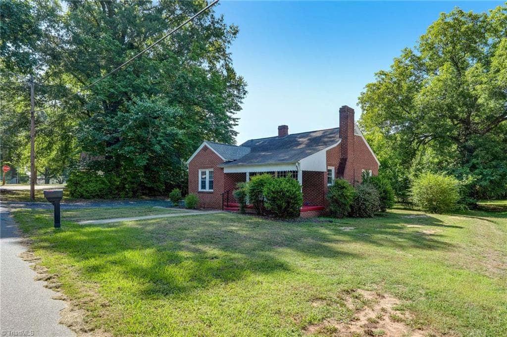 Stick/Site Built at 417 Martin Street, Reidsville NC 27320, Reidsville, photo 3 of 78