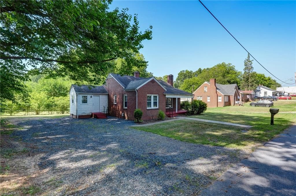 Stick/Site Built at 417 Martin Street, Reidsville NC 27320, Reidsville, photo 5 of 78