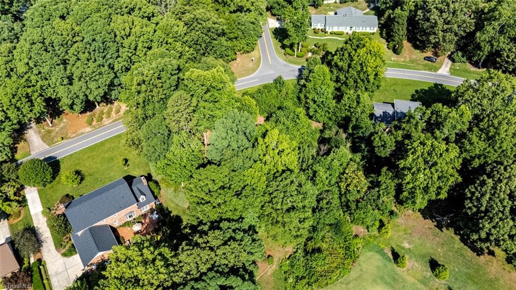 Single Family Residence at 4929 Edinborough Road, Greensboro NC 27406, Greensboro, photo 7 of 52