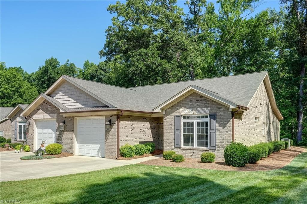 2222 St James Drive, Reidsville NC 27320