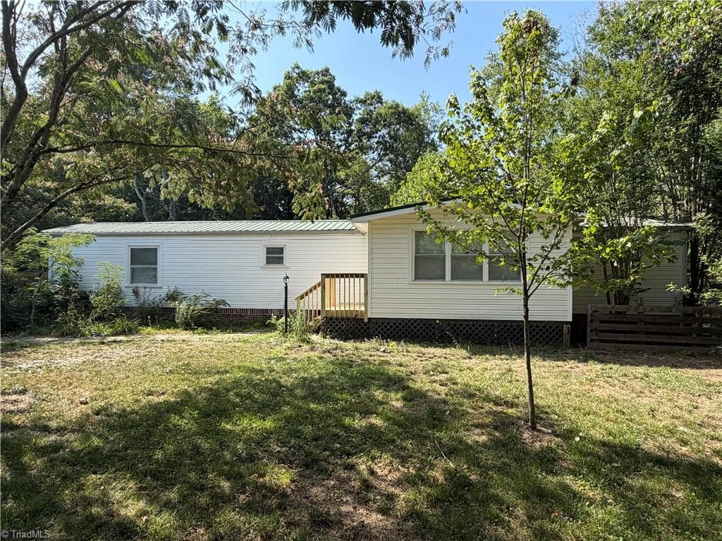 4509 Oakley Court, Walkertown NC 27051