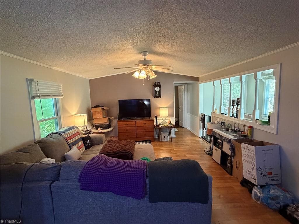 Manufactured Home at 4509 Oakley Court, Walkertown NC 27051, photo 5 of 16