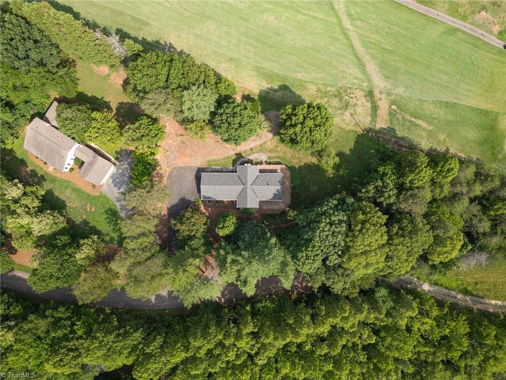 Stick/Site Built at 175 Sandtrap Lane, Pilot Mountain NC 27041, Pilot Mountain, photo 41 of 48
