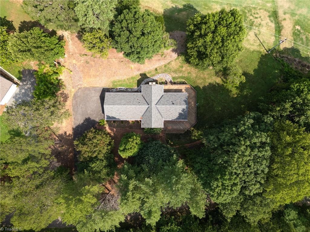 Stick/Site Built at 175 Sandtrap Lane, Pilot Mountain NC 27041, Pilot Mountain, photo 40 of 48