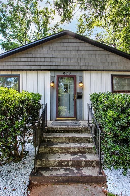 Stick/Site Built at 820 Brent Street, Winston-Salem NC 27103, Winston-Salem, photo 2 of 23
