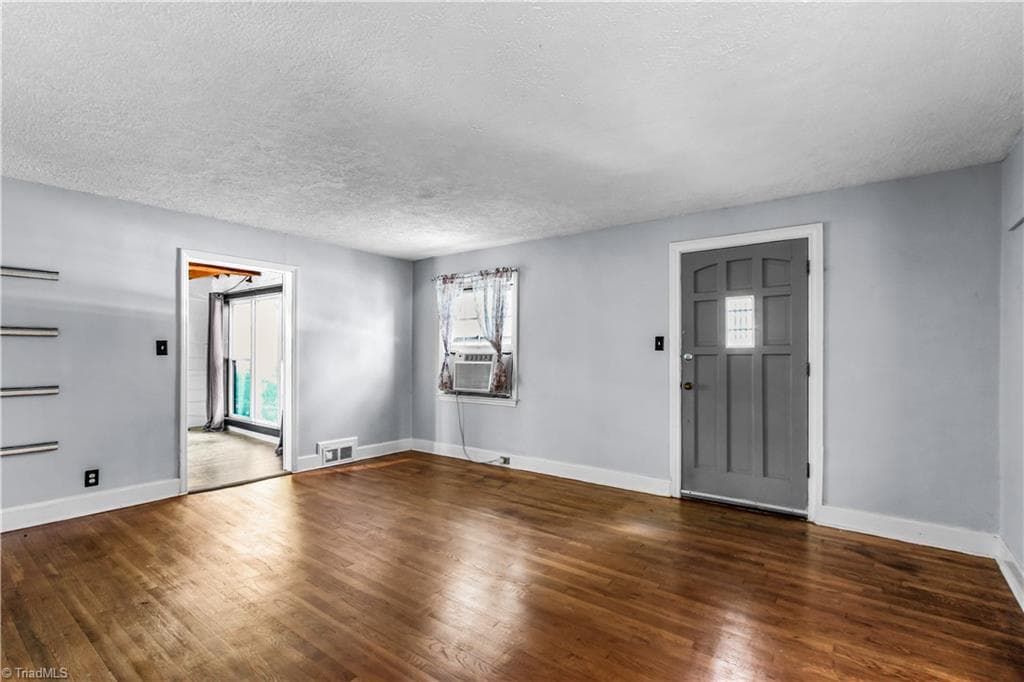 Stick/Site Built at 820 Brent Street, Winston-Salem NC 27103, Winston-Salem, photo 5 of 23