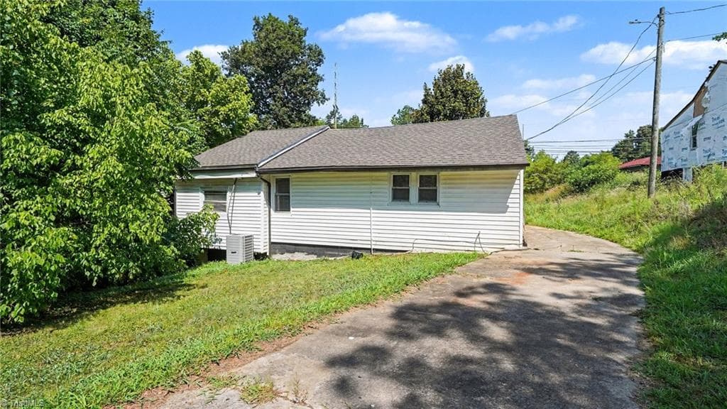 Stick/Site Built at 2224 Greensboro Street Extension, Lexington NC 27295, Lexington, photo 26 of 29