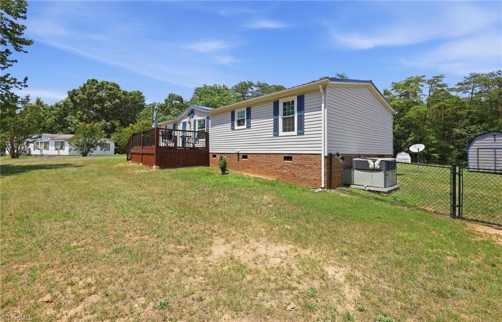 Manufactured Home at 180 B Austin Drive, Eden NC 27288, photo 3 of 18