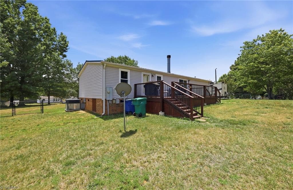 Manufactured Home at 180 B Austin Drive, Eden NC 27288, photo 5 of 18