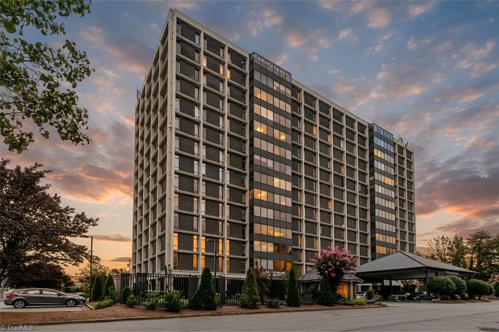 1101 N Elm Street # 1408, Greensboro NC 27401