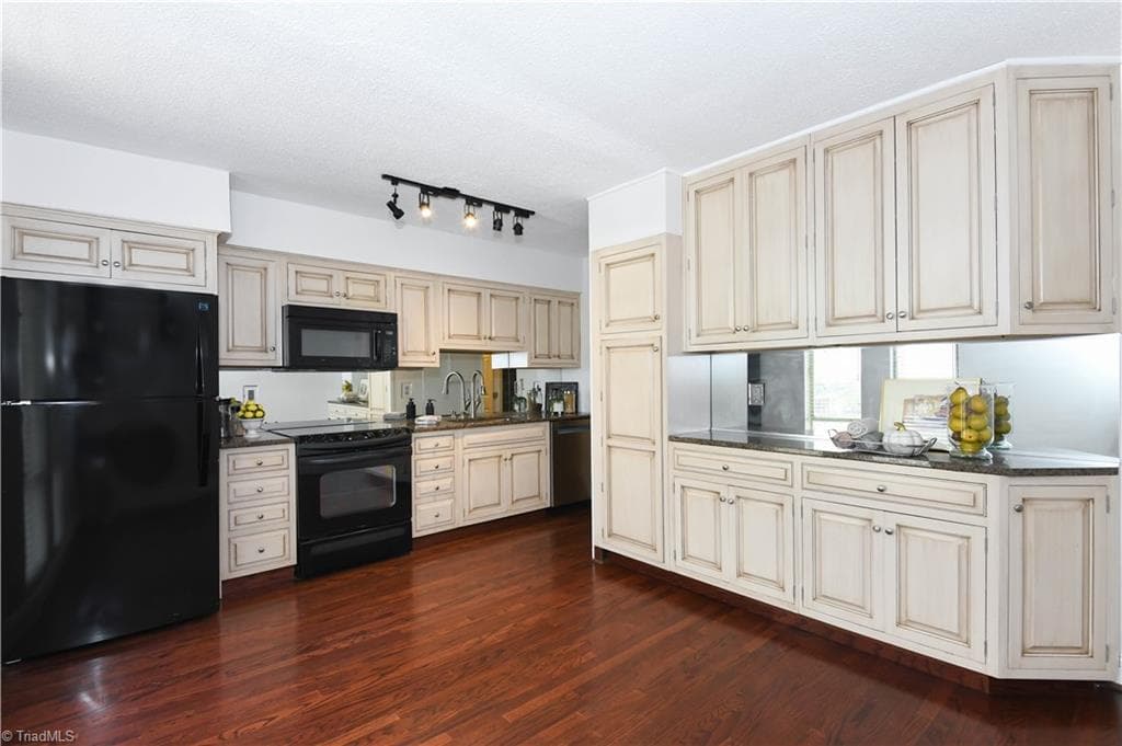 Stick/Site Built at 1101 N Elm Street # 1408, Greensboro NC 27401, photo 11 of 50