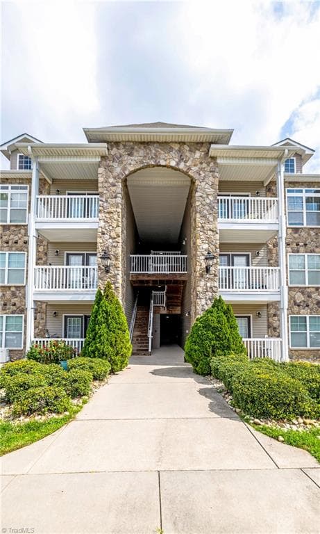 7102 W Friendly Avenue # 108, Greensboro NC 27410