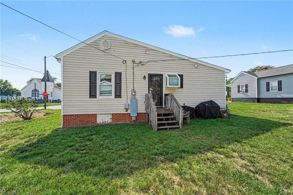 Stick/Site Built at 2400 Yanceyville Street, Greensboro NC 27405, photo 14 of 16