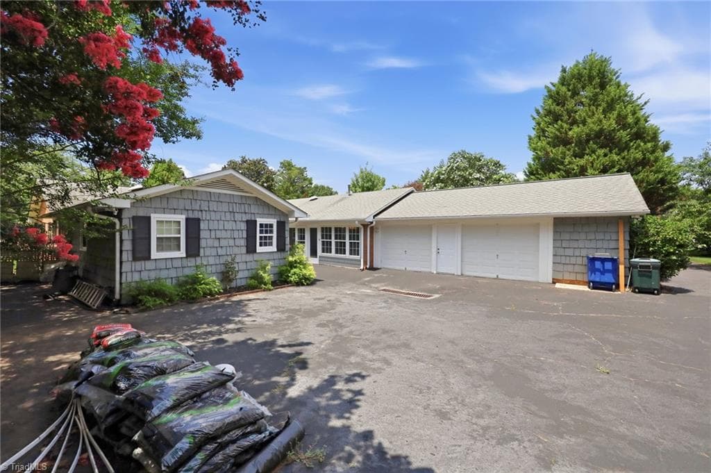 Stick/Site Built at 1025 Oaklawn Avenue, Winston-Salem NC 27104, Winston-Salem, photo 43 of 46